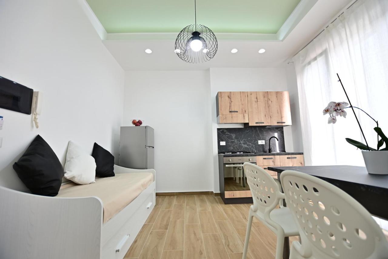 Kore Suites&Apartments Локри Экстерьер фото