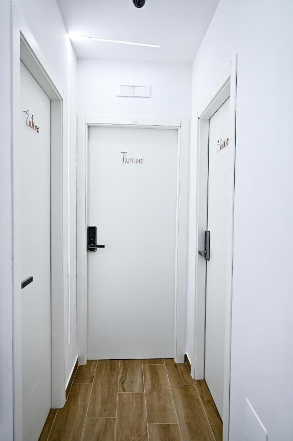 Kore Suites&Apartments Локри Экстерьер фото